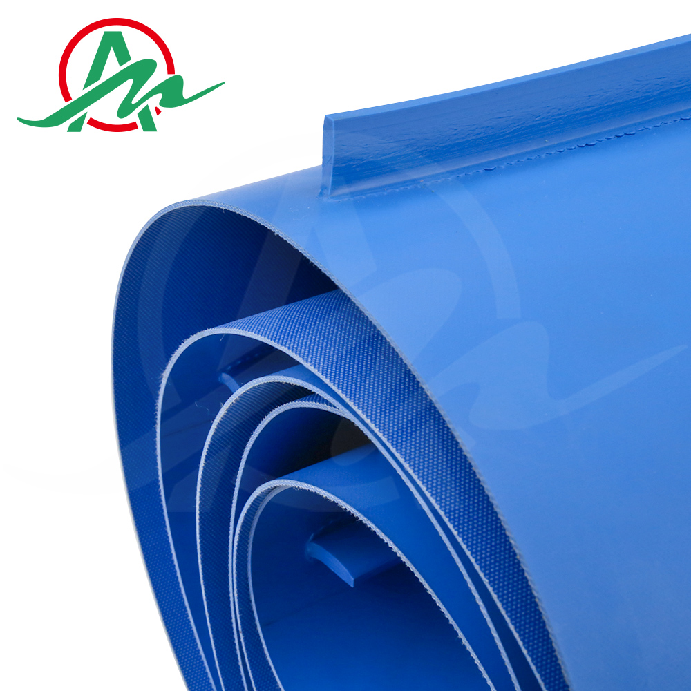 Blue PU conveyor belt with baffle