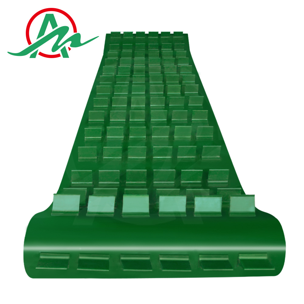 Green PVC conveyor belt with baffle