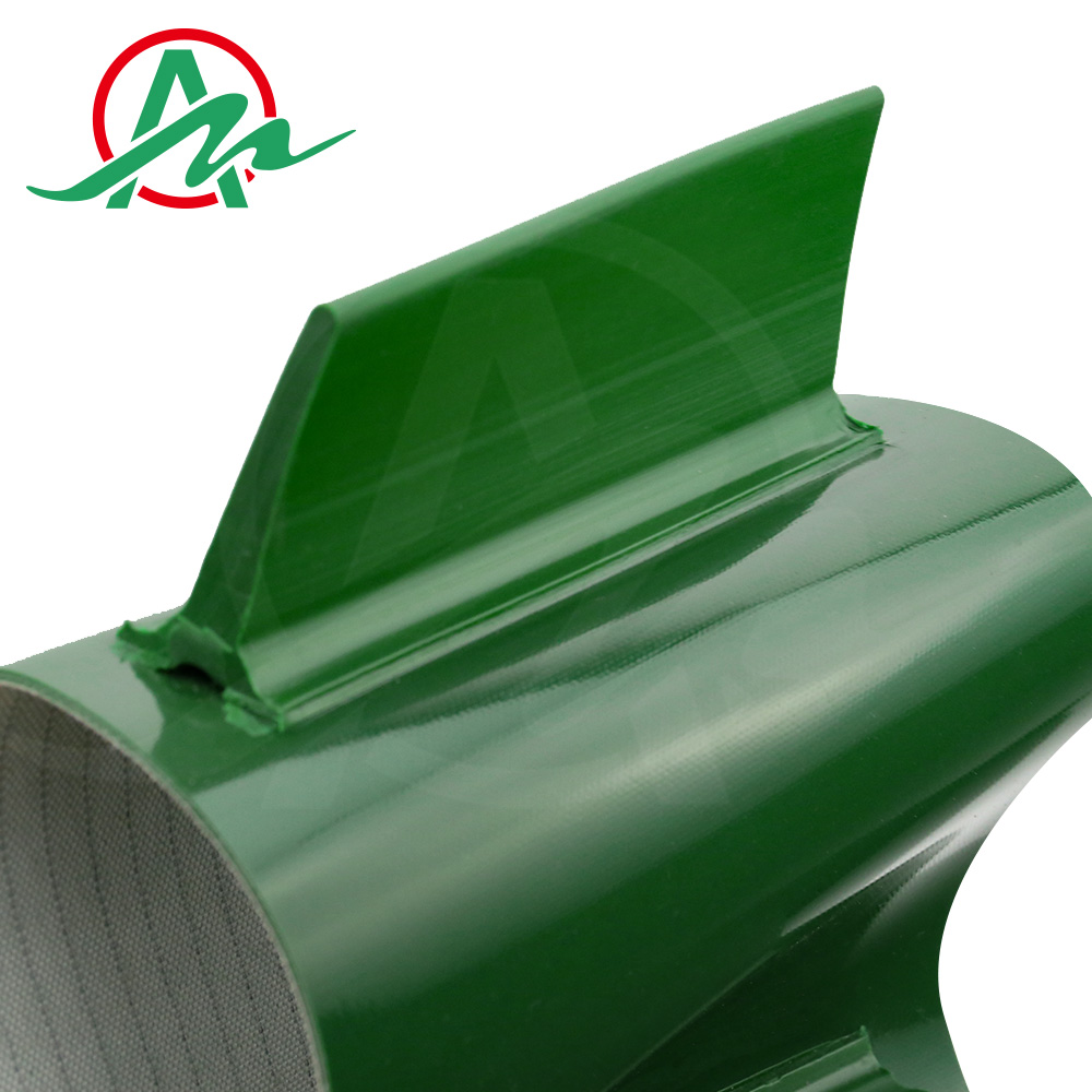 Green PVC conveyor belt with baffle